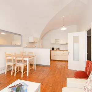 Centre, T2 Bergere Avec Parking Appartement